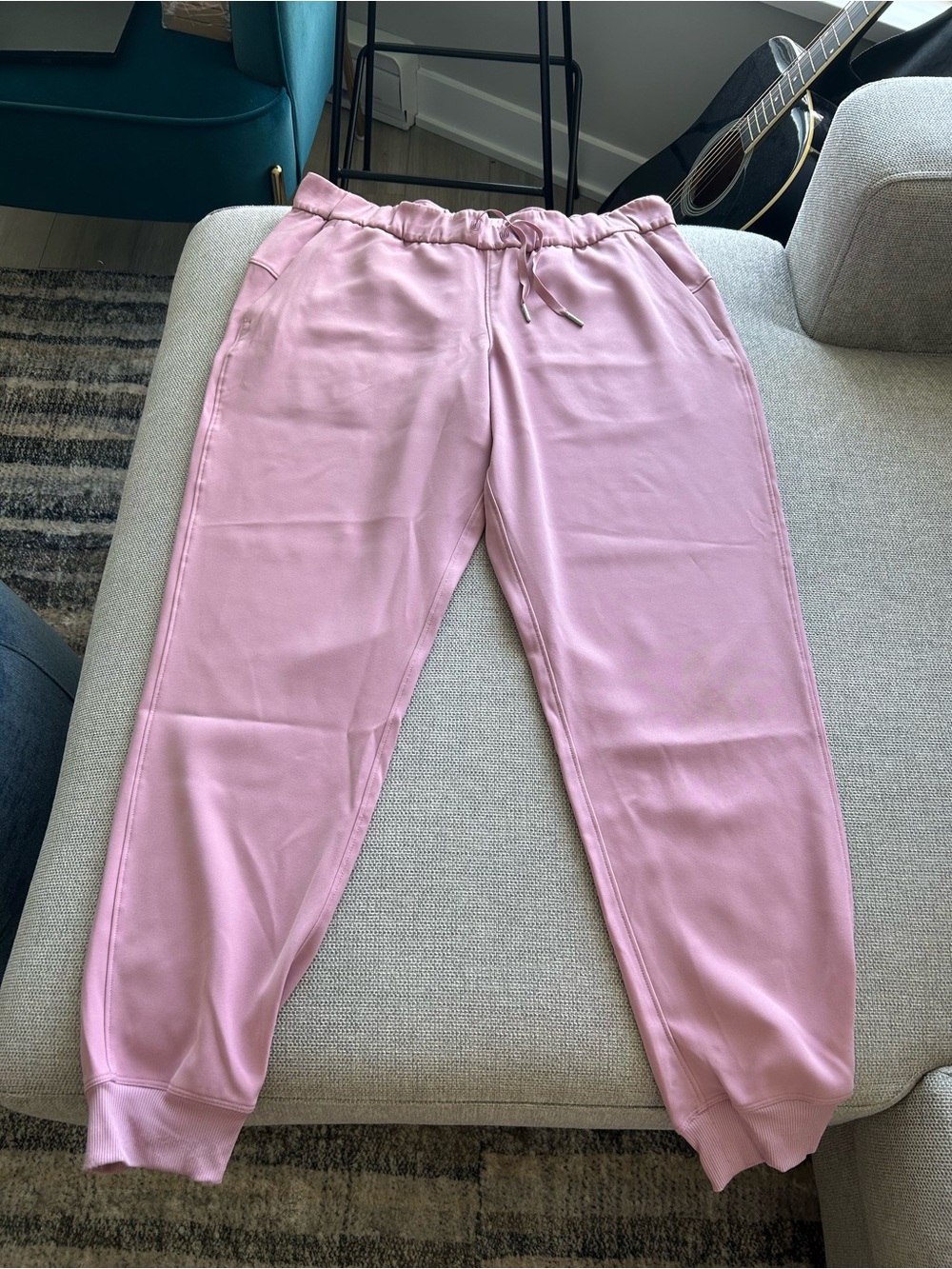 lululemon - Women’s Dusty Pink Drawstring Joggers